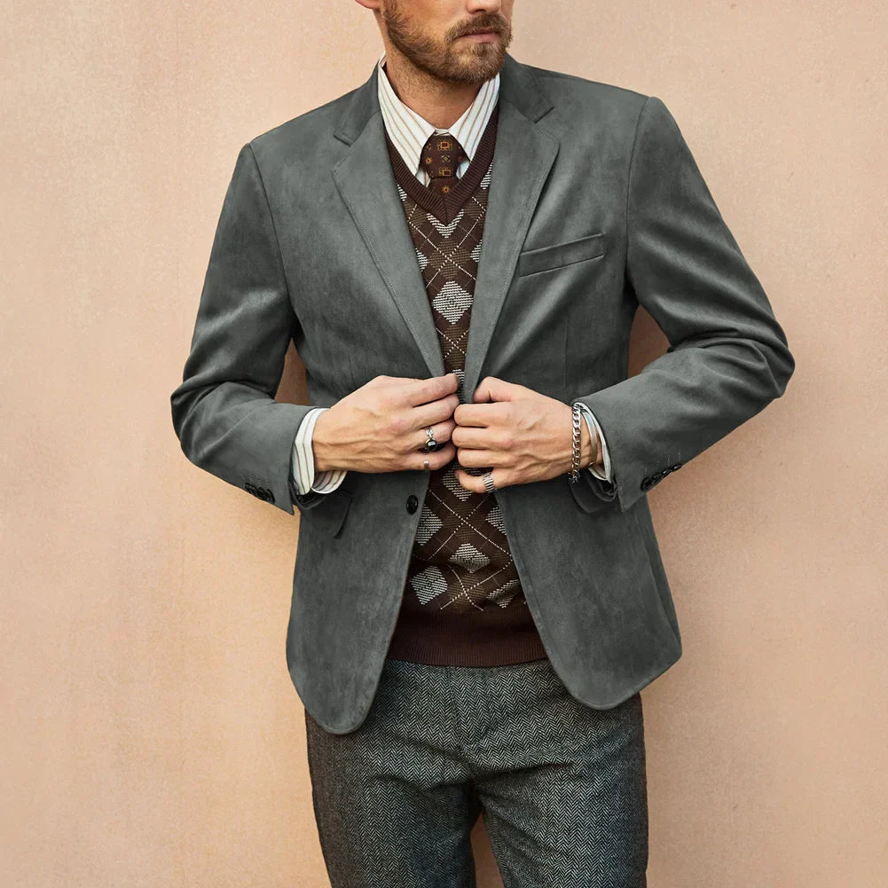 Blazer masculino em camurça Raffenzi RZ103 com design clássico, toque aveludado e bolsos funcionais, ideal para looks elegantes e sofisticados.
