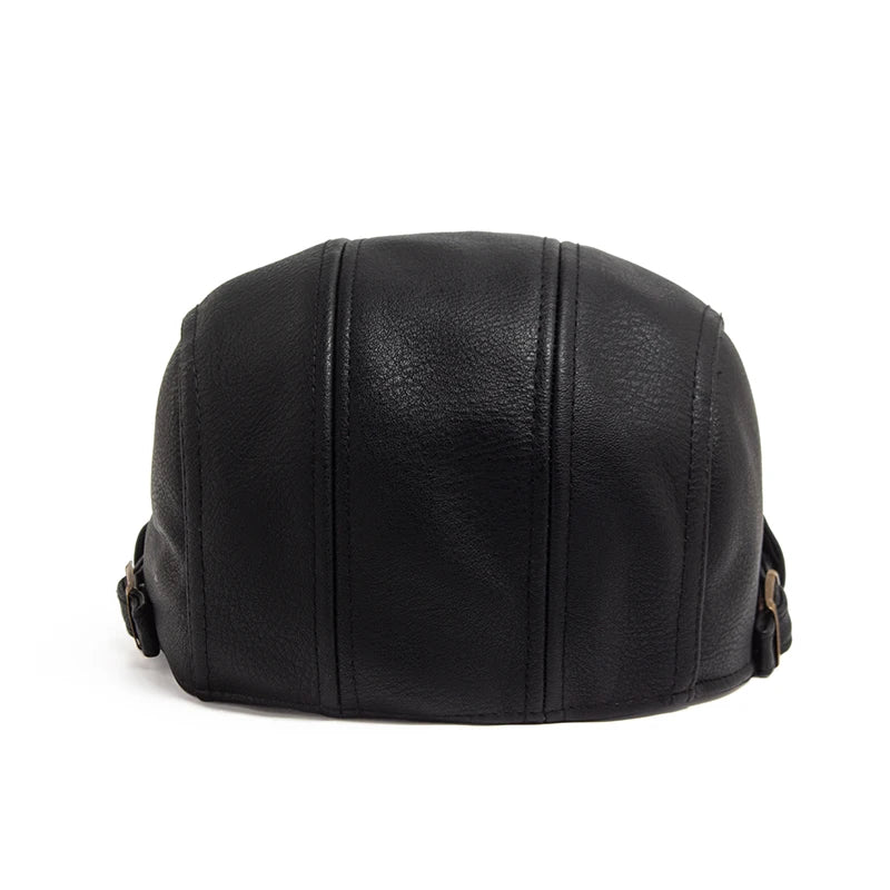 Boina masculina inglesa de couro Raffenzi RZ099 oferece estilo sofisticado, conforto e versatilidade para compor visuais modernos e elegantes.