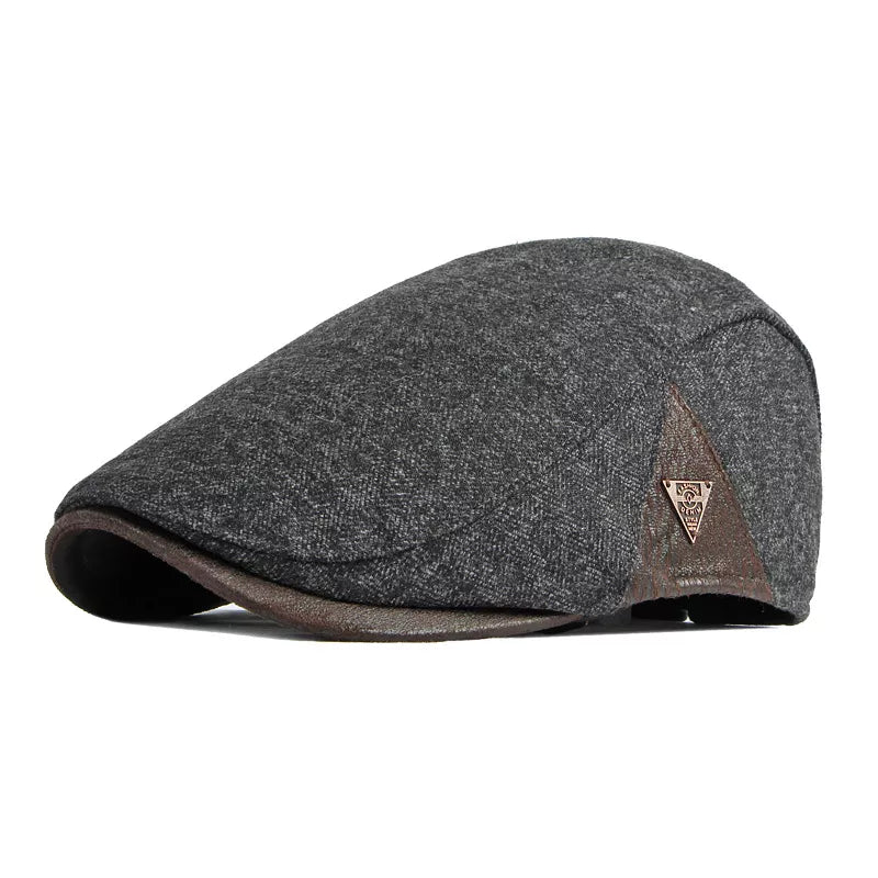 Boina Masculina Italiana Raffenzi RZ095 com design clássico, confortável e sofisticado para homens modernos que buscam elegância em qualquer ocasião.