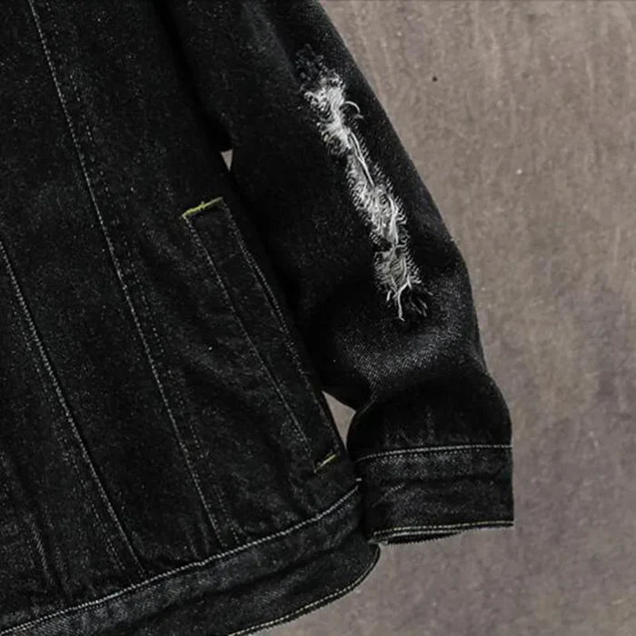 Jaqueta Jeans Masculina Raffenzi RZ058 com design moderno, jeans premium e acabamento sofisticado para um visual autêntico e versátil.