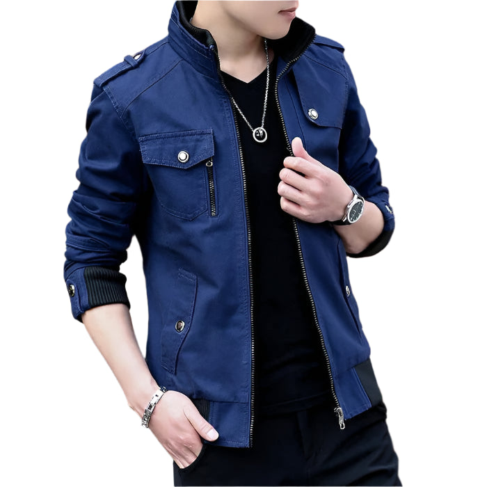 Jaqueta Masculina Raffenzi RZ026 com design sofisticado, fechamento em zíper, detalhes refinados e conforto térmico para um visual moderno.