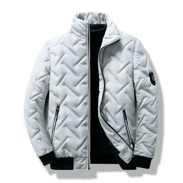 Jaqueta Masculina Raffenzi RZ060 com isolamento térmico, ajuste impecável e design versátil, ideal para conforto e estilo nos dias frios.