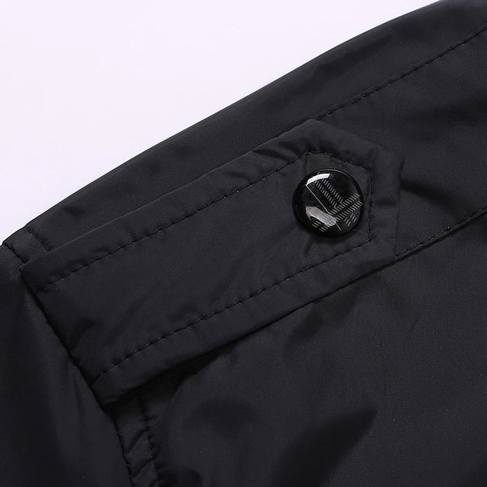 Jaqueta masculina Raffenzi RZ031 em algodão, modelagem estruturada e zíper, ideal para quem valoriza estilo, conforto e versatilidade no visual.