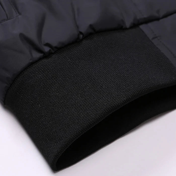 Jaqueta masculina Raffenzi RZ031 em algodão, modelagem estruturada e zíper, ideal para quem valoriza estilo, conforto e versatilidade no visual.