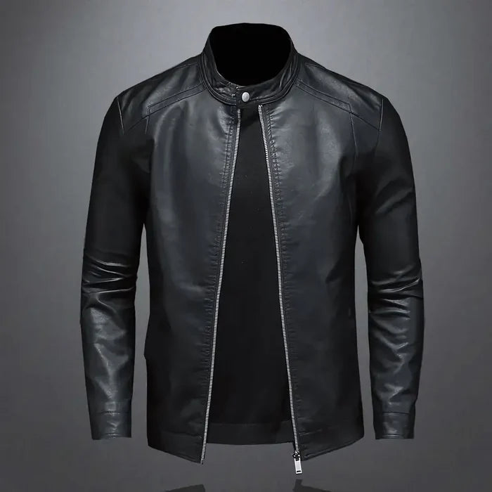 Jaqueta masculina em couro Raffenzi RZ037 com design urbano e sofisticado, perfeita para compor looks estilosos e modernos em diversas ocasiões.