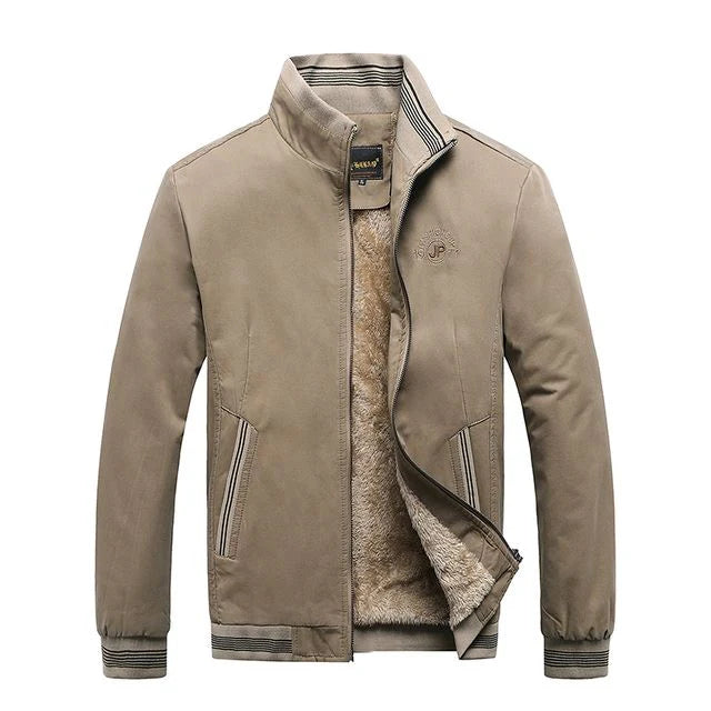 Jaqueta masculina forrada Raffenzi RZ083, com forro de algodão e bolsos funcionais, ideal para conforto térmico e estilo nos dias frios.