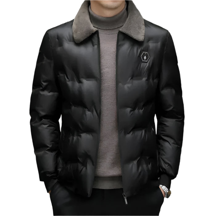 Jaqueta masculina Raffenzi RZ050 com enchimento em algodão, modelagem estruturada e isolamento térmico para dias frios.