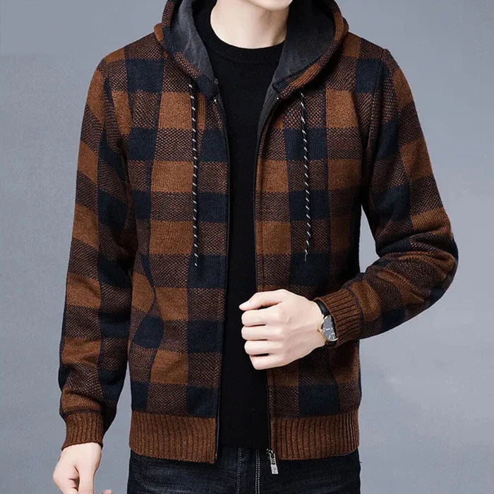Jaqueta Masculina Xadrez Raffenzi RZ064 com isolamento eficiente, modelagem confortável e acabamento refinado para elegância e proteção nos dias frios.