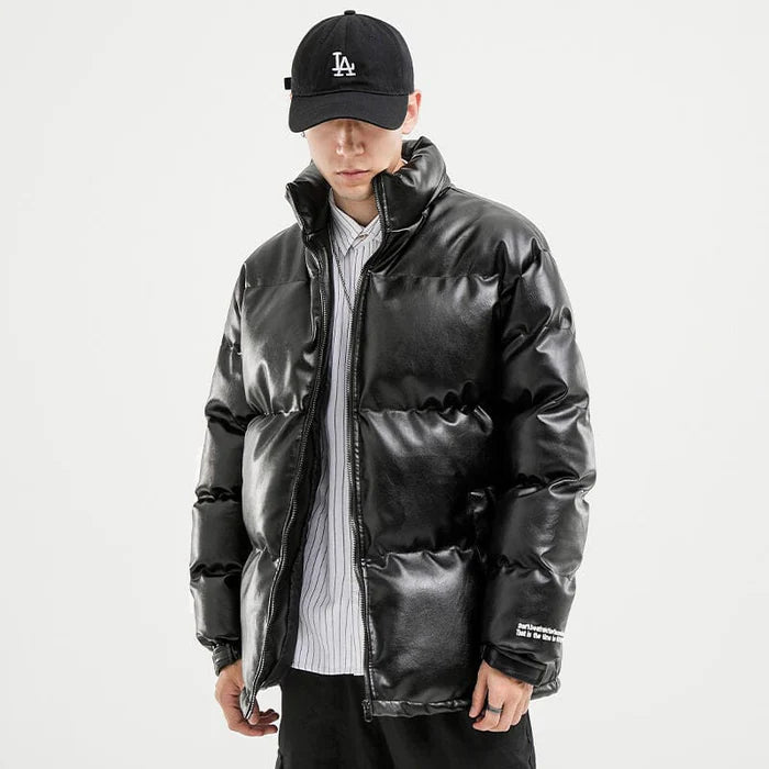 Jaqueta puffer masculina Raffenzi RZ024 com design moderno, isolamento térmico e acabamento espesso, ideal para estilo e proteção no inverno.