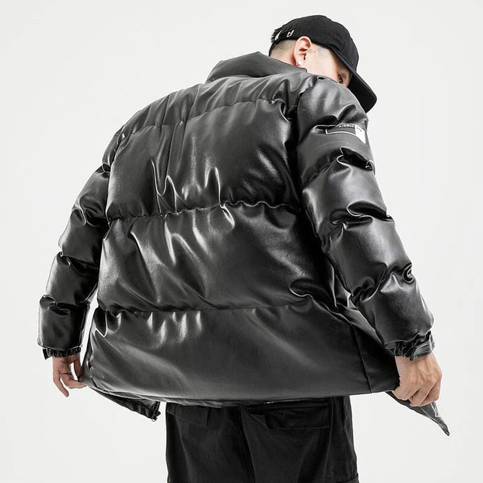 Jaqueta puffer masculina Raffenzi RZ024 com design moderno, isolamento térmico e acabamento espesso, ideal para estilo e proteção no inverno.