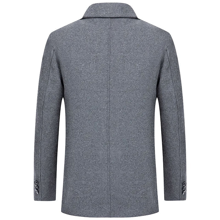 Sobretudo Raffenzi RZ121, design curto em lã SoftFleece®, perfeito para climas frios com conforto e sofisticação.