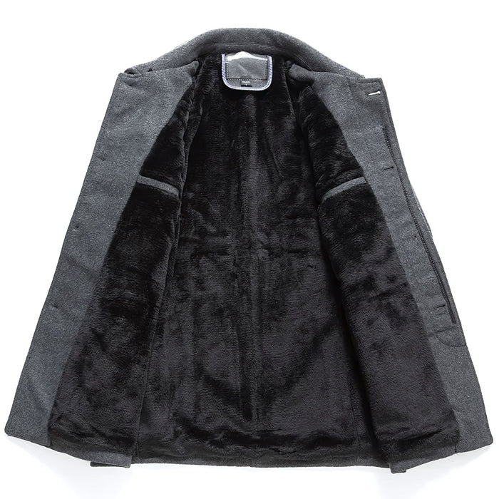 Sobretudo Raffenzi RZ121, design curto em lã SoftFleece®, perfeito para climas frios com conforto e sofisticação.