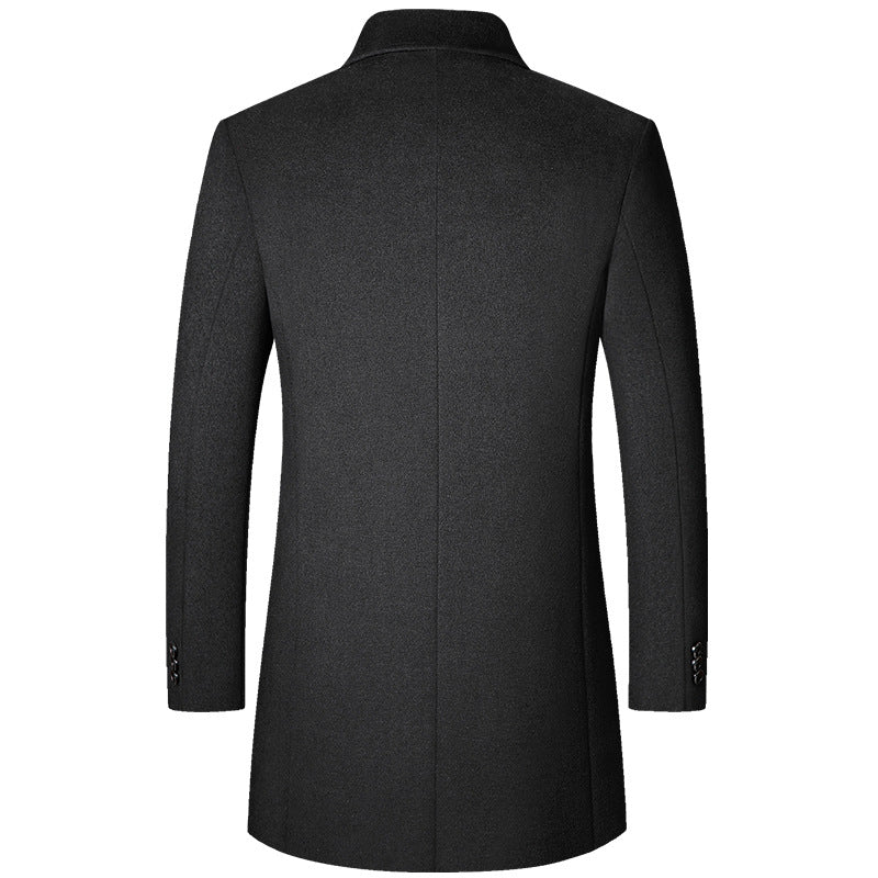 Sobretudo Raffenzi RZ128, design slim em lã com gola polo, perfeito para o inverno com sofisticação, conforto e praticidade.