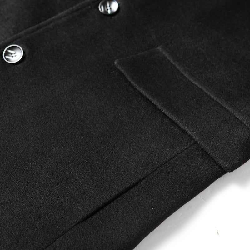 Sobretudo Raffenzi RZ128, design slim em lã com gola polo, perfeito para o inverno com sofisticação, conforto e praticidade.