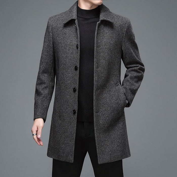 Sobretudo Raffenzi RZ123, design curto social em lã, ideal para eventos casuais ou formais com sofisticação e conforto.