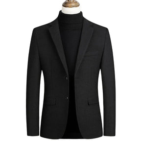 Blazer Masculino Raffenzi RZ107 com corte ajustado e tecido leve, ideal para um visual elegante em eventos formais e composições casuais.