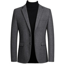 Blazer masculino slim fit Raffenzi RZ105 com design moderno, caimento impecável e ideal para compor looks sofisticados em qualquer ocasião.