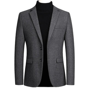 Blazer masculino slim fit Raffenzi RZ105 com design moderno, caimento impecável e ideal para compor looks sofisticados em qualquer ocasião.