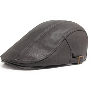 Boina masculina inglesa de couro Raffenzi RZ099 oferece estilo sofisticado, conforto e versatilidade para compor visuais modernos e elegantes.