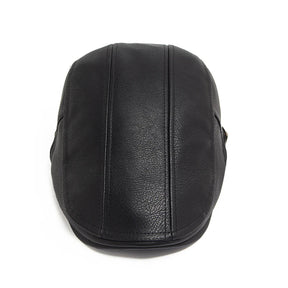 Boina masculina inglesa de couro Raffenzi RZ099 oferece estilo sofisticado, conforto e versatilidade para compor visuais modernos e elegantes.