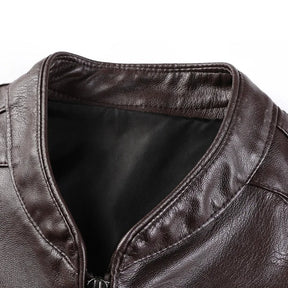 Jaqueta de couro masculina Raffenzi RZ090 sofisticada, resistente e versátil, ideal para quem busca elegância e conforto em qualquer ocasião.