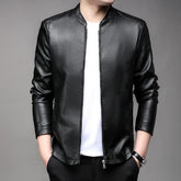 Jaqueta de couro masculina Raffenzi RZ090 sofisticada, resistente e versátil, ideal para quem busca elegância e conforto em qualquer ocasião.