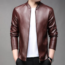 Jaqueta de couro masculina Raffenzi RZ090 sofisticada, resistente e versátil, ideal para quem busca elegância e conforto em qualquer ocasião.