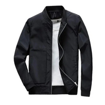 Jaqueta impermeável masculina Raffenzi RZ043 com forro térmico, resistente à água, ideal para proteger do frio e vento em atividades ao ar livre.