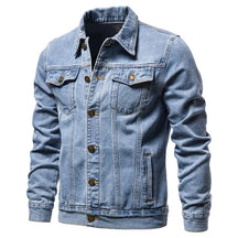 Jaqueta jeans masculina Raffenzi RZ055 com design clássico, acabamento refinado e modelagem ajustada para looks estilosos e sofisticados