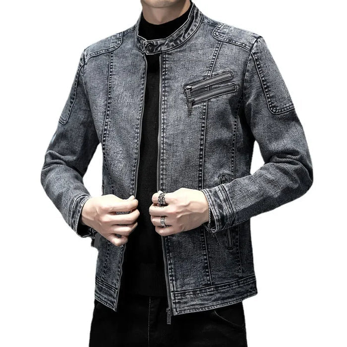 Jaqueta jeans masculina Raffenzi RZ082 com design estruturado, refinada e ideal para compor looks sofisticados e versáteis no dia a dia.