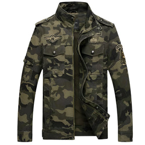 Jaqueta masculina camuflada Raffenzi RZ071, com forro térmico e design moderno para proteção e estilo em dias frios.