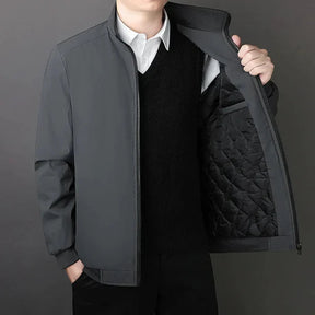 Jaqueta Masculina Raffenzi RZ028 com isolamento térmico, conforto e durabilidade para composições casuais e sofisticadas