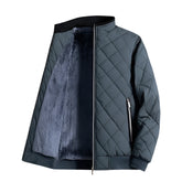 Jaqueta Masculina Raffenzi RZ051 com forro acolchoado, isolamento térmico e design sofisticado para conforto e estilo nos dias frios.