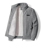 Jaqueta Masculina Raffenzi RZ052 com design moderno, isolamento térmico e forro acolchoado para máximo conforto e proteção nos dias frios
