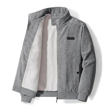 Jaqueta Masculina Raffenzi RZ052 com design moderno, isolamento térmico e forro acolchoado para máximo conforto e proteção nos dias frios