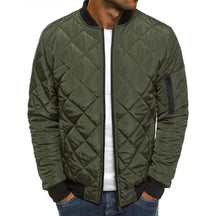 Jaqueta masculina Raffenzi RZ033 forrada, com design sofisticado, ideal para garantir conforto e estilo nos dias frios de inverno.