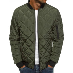 Jaqueta masculina Raffenzi RZ033 forrada, com design sofisticado, ideal para garantir conforto e estilo nos dias frios de inverno.