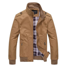 Jaqueta masculina Raffenzi RZ031 em algodão, modelagem estruturada e zíper, ideal para quem valoriza estilo, conforto e versatilidade no visual.