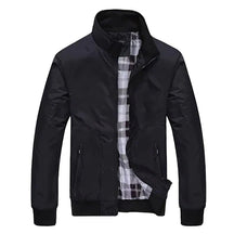 Jaqueta masculina Raffenzi RZ031 em algodão, modelagem estruturada e zíper, ideal para quem valoriza estilo, conforto e versatilidade no visual.