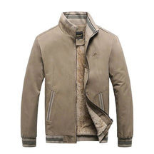Jaqueta masculina forrada Raffenzi RZ083, com forro de algodão e bolsos funcionais, ideal para conforto térmico e estilo nos dias frios.