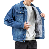 Jaqueta masculina jeans acolchoado com modelagem estruturada, bolsos funcionais e visual sofisticado para looks modernos em todas as estações