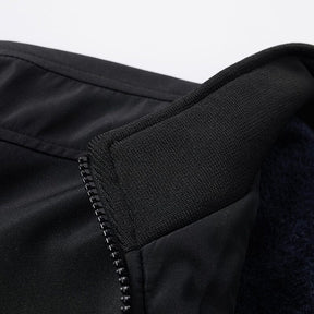 Jaqueta Masculina Raffenzi RZ028 com isolamento térmico, conforto e durabilidade para composições casuais e sofisticadas