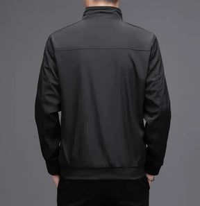 Jaqueta Masculina Raffenzi RZ042 oferece proteção térmica, conforto e estilo moderno, perfeita para homens que buscam elegância e funcionalidade.