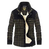 Jaqueta masculina Raffenzi RZ054 com design xadrez, forro peluciado e modelagem ajustada para visuais sofisticados e confortáveis em qualquer ocasião.