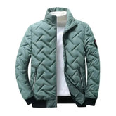 Jaqueta Masculina Raffenzi RZ060 com isolamento térmico, ajuste impecável e design versátil, ideal para conforto e estilo nos dias frios.