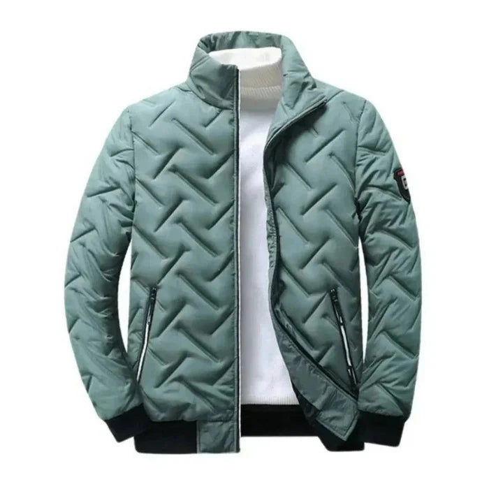 Jaqueta Masculina Raffenzi RZ060 com isolamento térmico, ajuste impecável e design versátil, ideal para conforto e estilo nos dias frios.