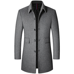 Sobretudo Raffenzi RZ128, design slim em lã com gola polo, perfeito para o inverno com sofisticação, conforto e praticidade.