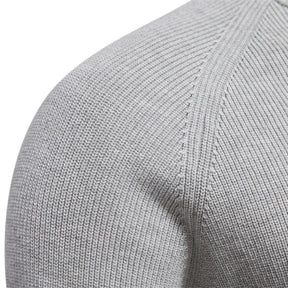 Suéter Raffenzi RZ134, design slim fit com gola V, perfeito para looks casuais ou formais com sofisticação, conforto e estilo em lã.