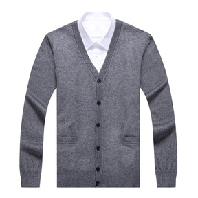 Suéter Raffenzi RZ137, design slim fit, perfeito para ocasiões casuais ou formais com sofisticação, conforto e resistência em lã.