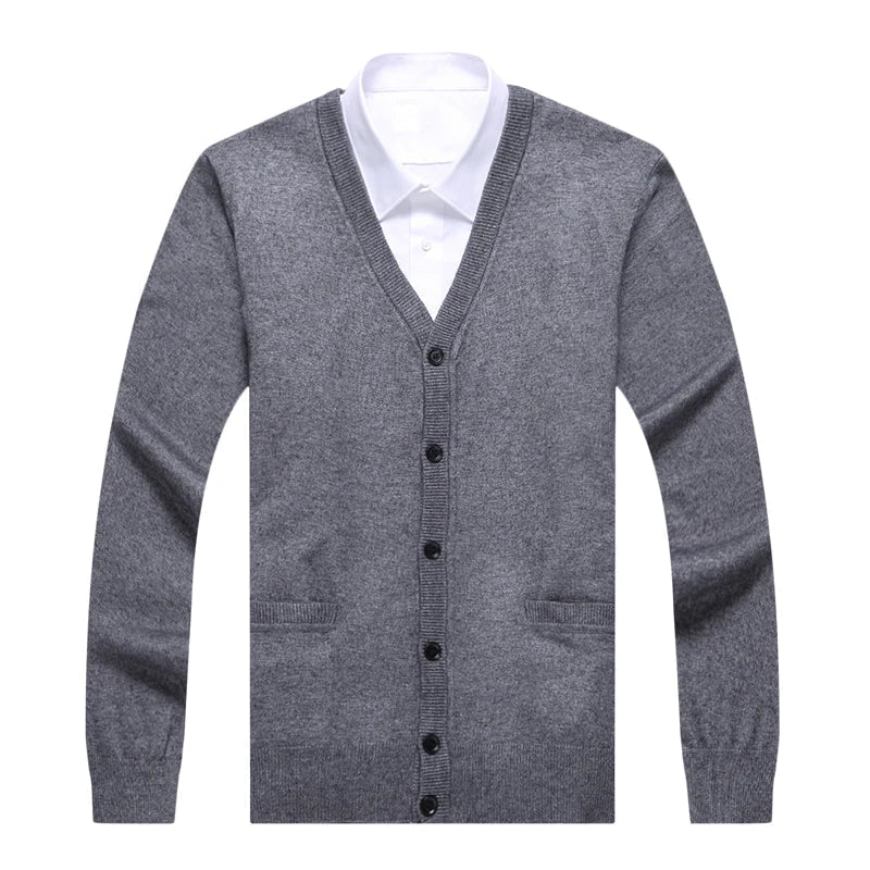 Suéter Raffenzi RZ137, design slim fit, perfeito para ocasiões casuais ou formais com sofisticação, conforto e resistência em lã.